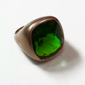 Anello oro rosa 750/ooo con tormalina verde